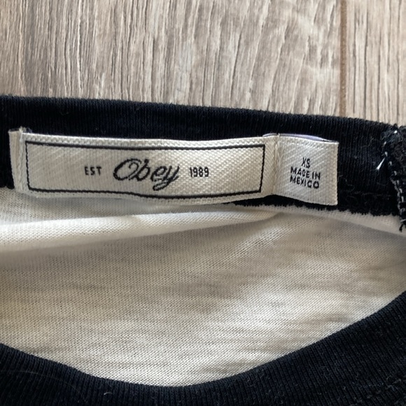 Obey 3/4 sleeve tee - Picture 2 of 3
